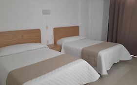 Leo Hotel